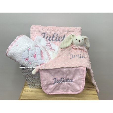 Canastilla 5 piezas: manta, capa de baño, gasa, babero y dou dou