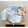 Canastilla 6 piezas: manta + dou dou + babero + capa de baño + peluche+ patuco artesano