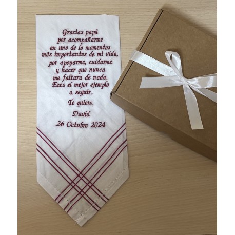 Pañuelo caballero Mod. BF03 blanco con raya granate “texto libre”